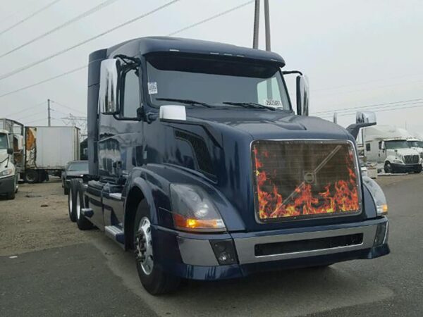 Semi-truck with Bug Screen: Flames on the front grille.