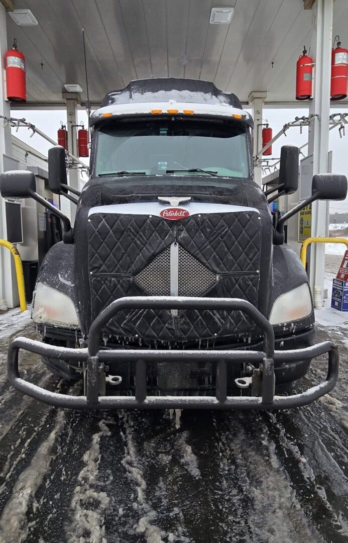 Winter Front: 2-Zip Quilted Style - Image 3